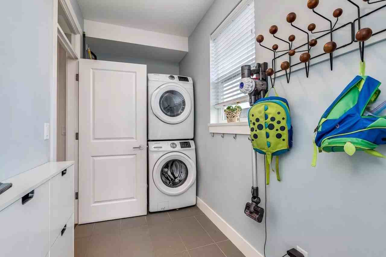 27043 35A Avenue - Photo 7 of 20