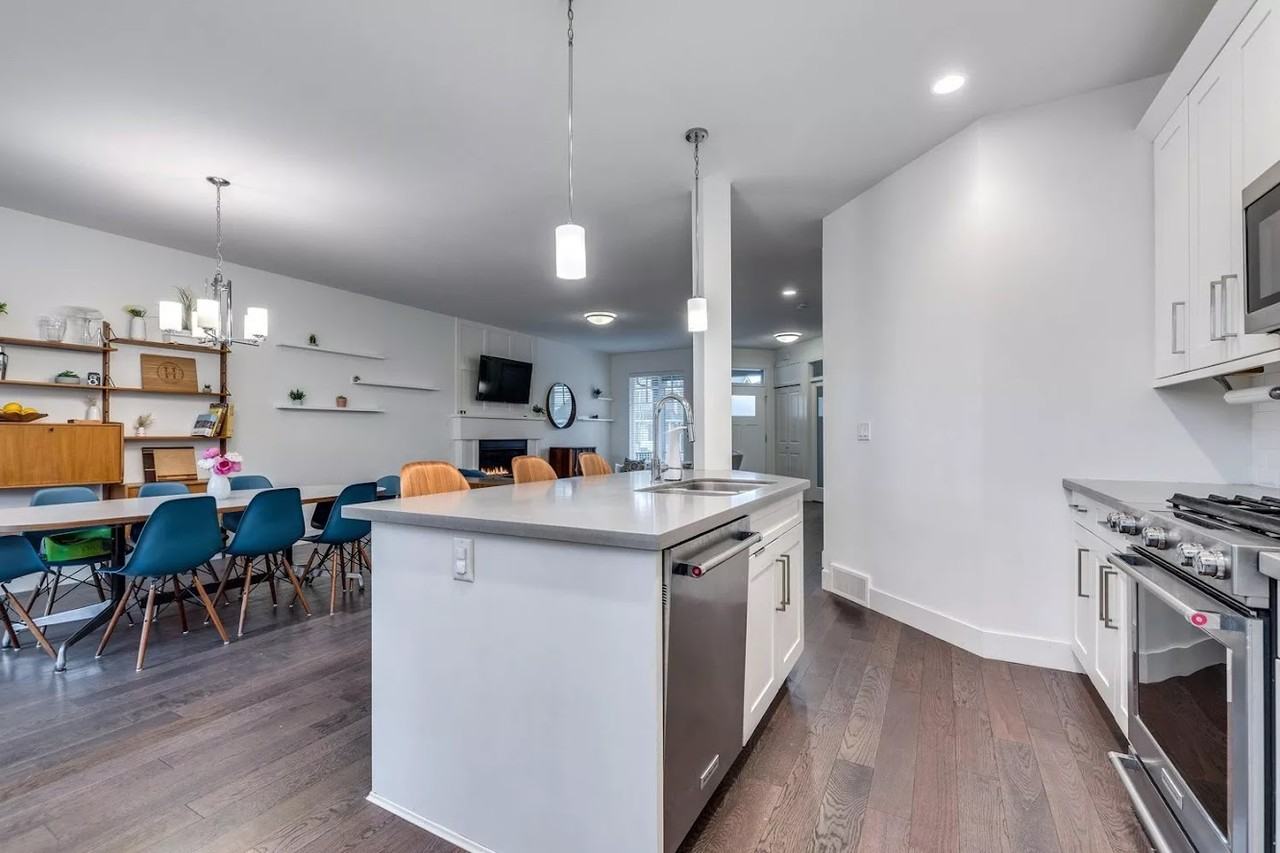 27043 35A Avenue - Photo 5 of 20