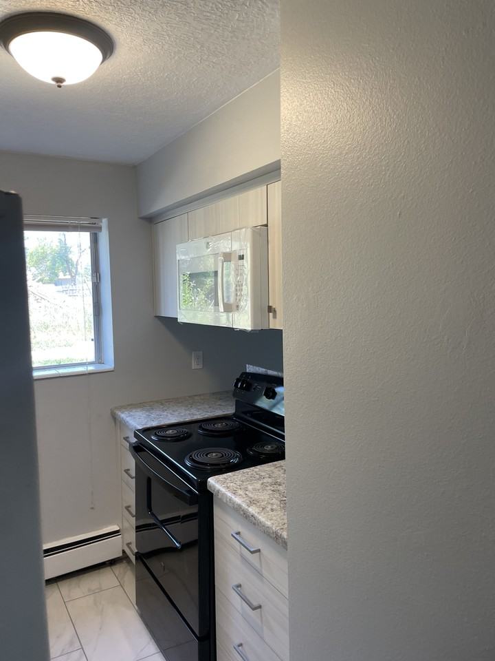 301 1/2 W 500 N #3 - Photo 2 of 6