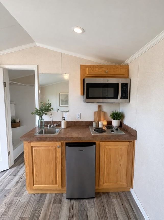 1139 Old Thomasville Rd #1139-1 - Photo 2 of 4
