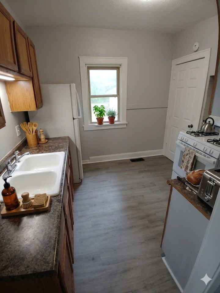 912 Furman St #1 - Photo 5 of 9