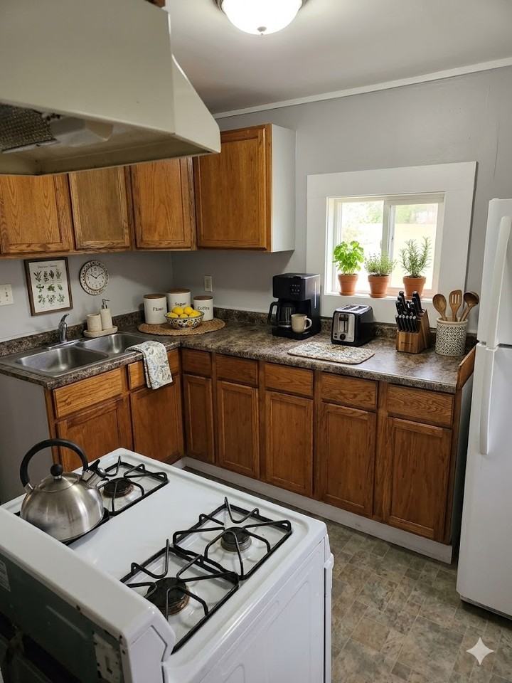 504 Lexington Ave #1 - Photo 4 of 9