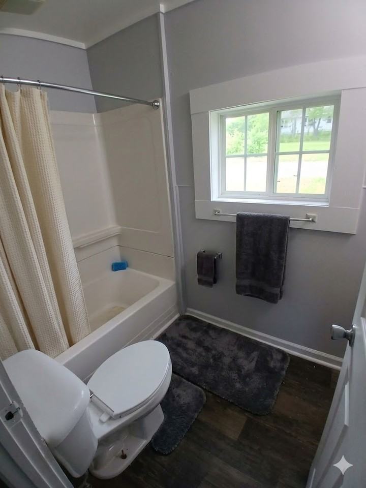 504 Lexington Ave #1 - Photo 5 of 9