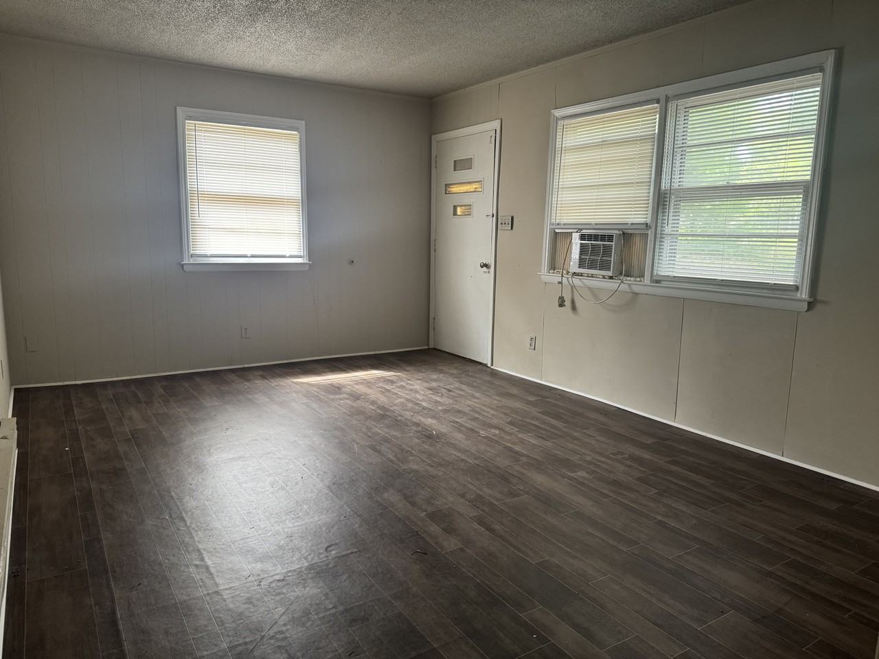 406 E Park Dr #1 - Photo 2 of 11