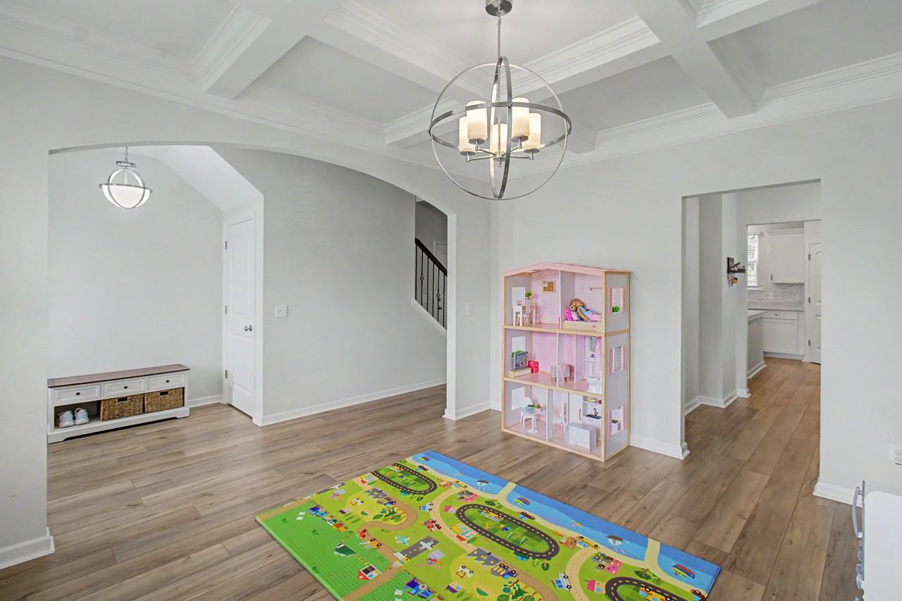 160 Spring Hill Dr #1 - Photo 3 of 37