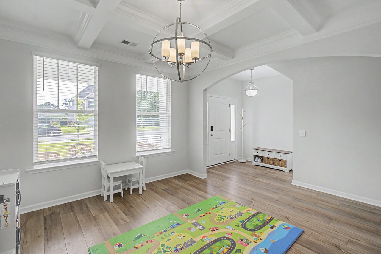160 Spring Hill Dr #1 - Photo 4 of 37