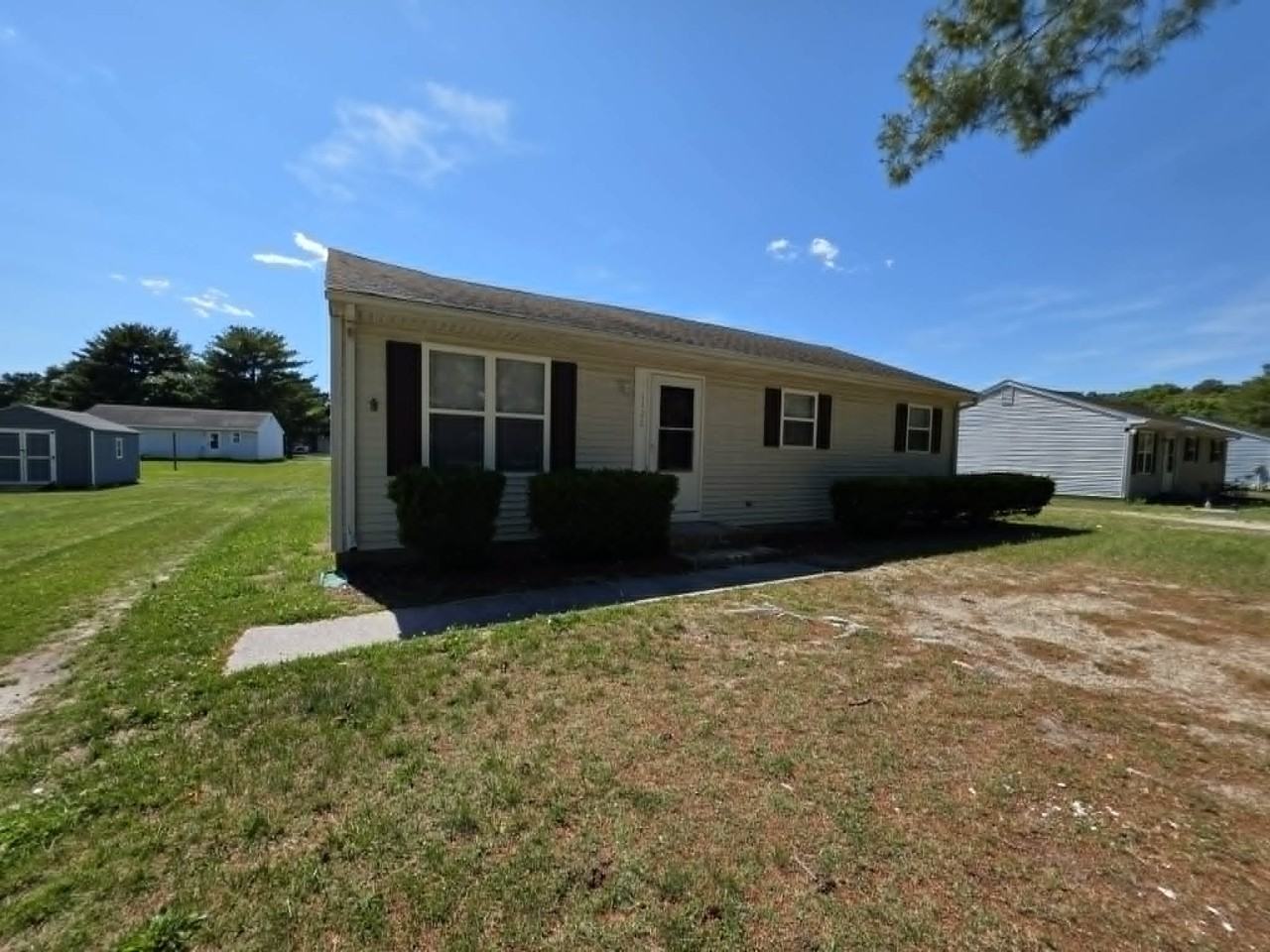 1122 Hillcrest Ave #1 - Photo 3 of 22