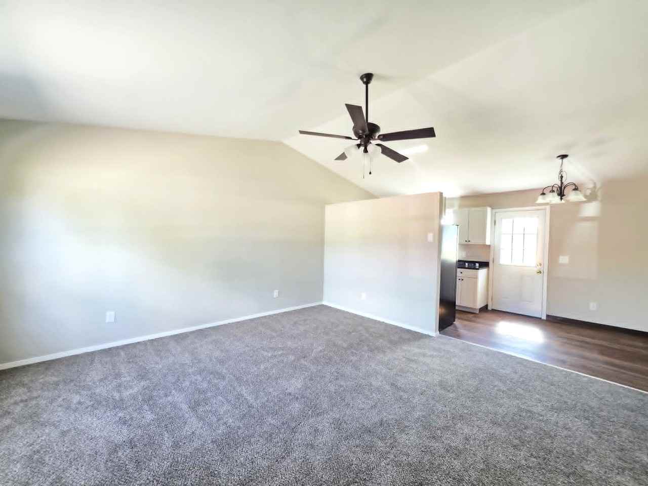 1123 Hillcrest Ave #1 - Photo 7 of 21