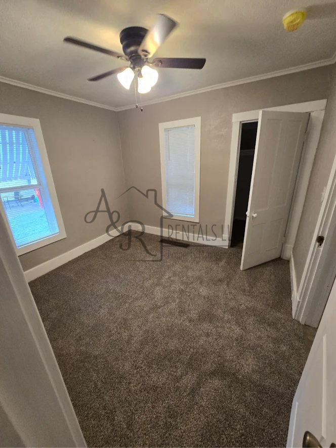 513 E Adams St #1 - Photo 6 of 11