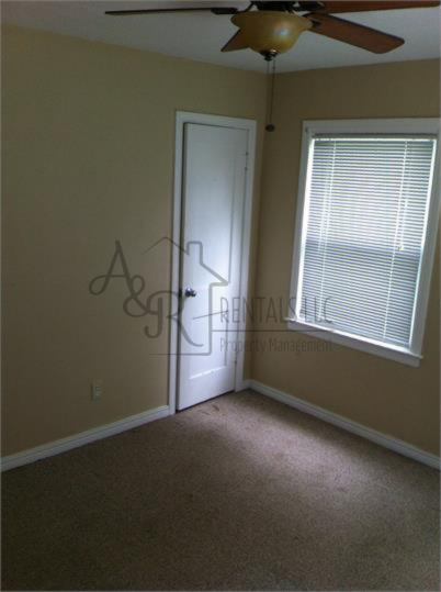 305 E Hudson St #1 - Photo 4 of 11