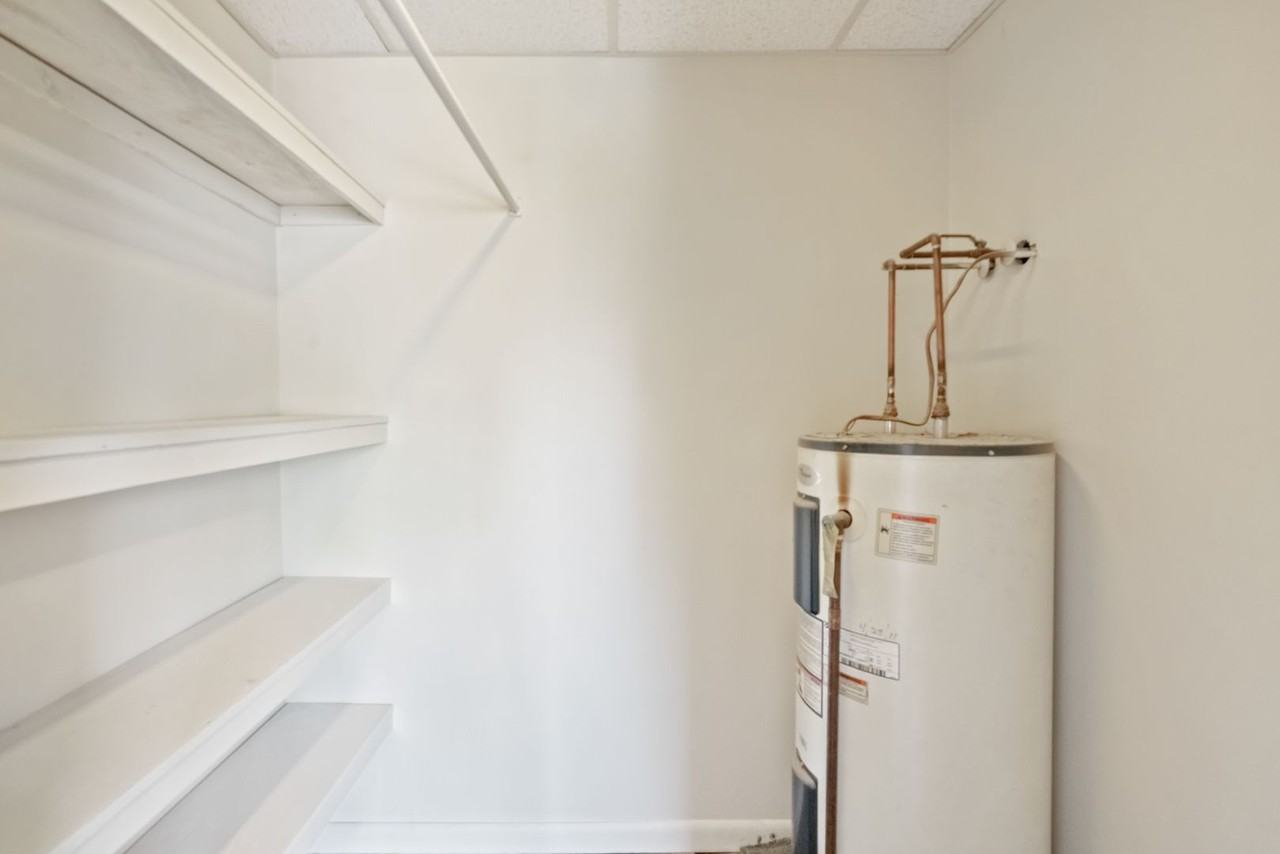 161 Hall Avenue - Photo 6 of 37