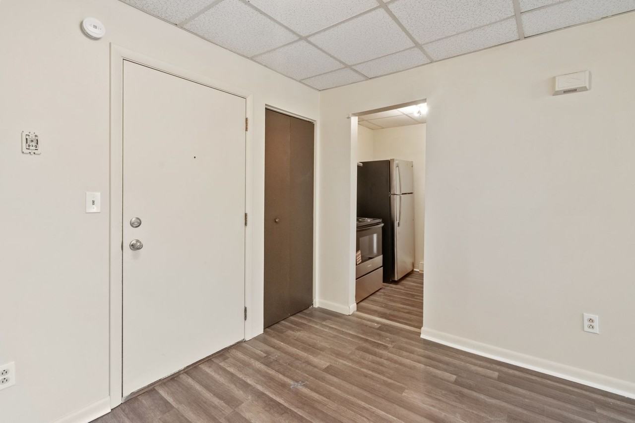 161 Hall Avenue - Photo 7 of 37