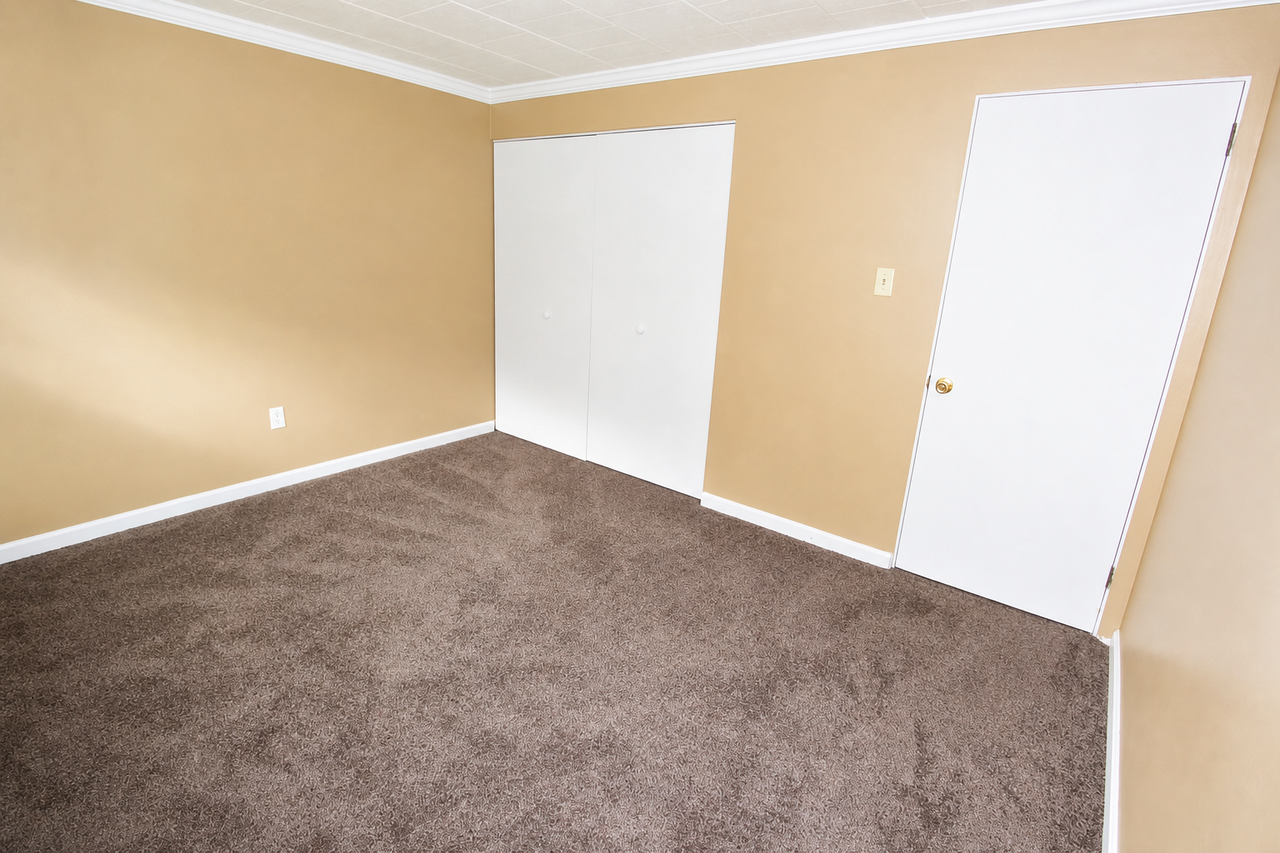 233 FIFTH STREETAPT 11 #233-11 - Photo 4 of 6