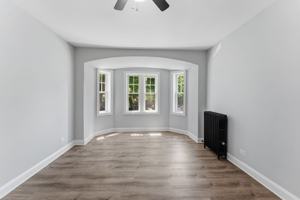 featured image of 1608 W Sherwin Ave