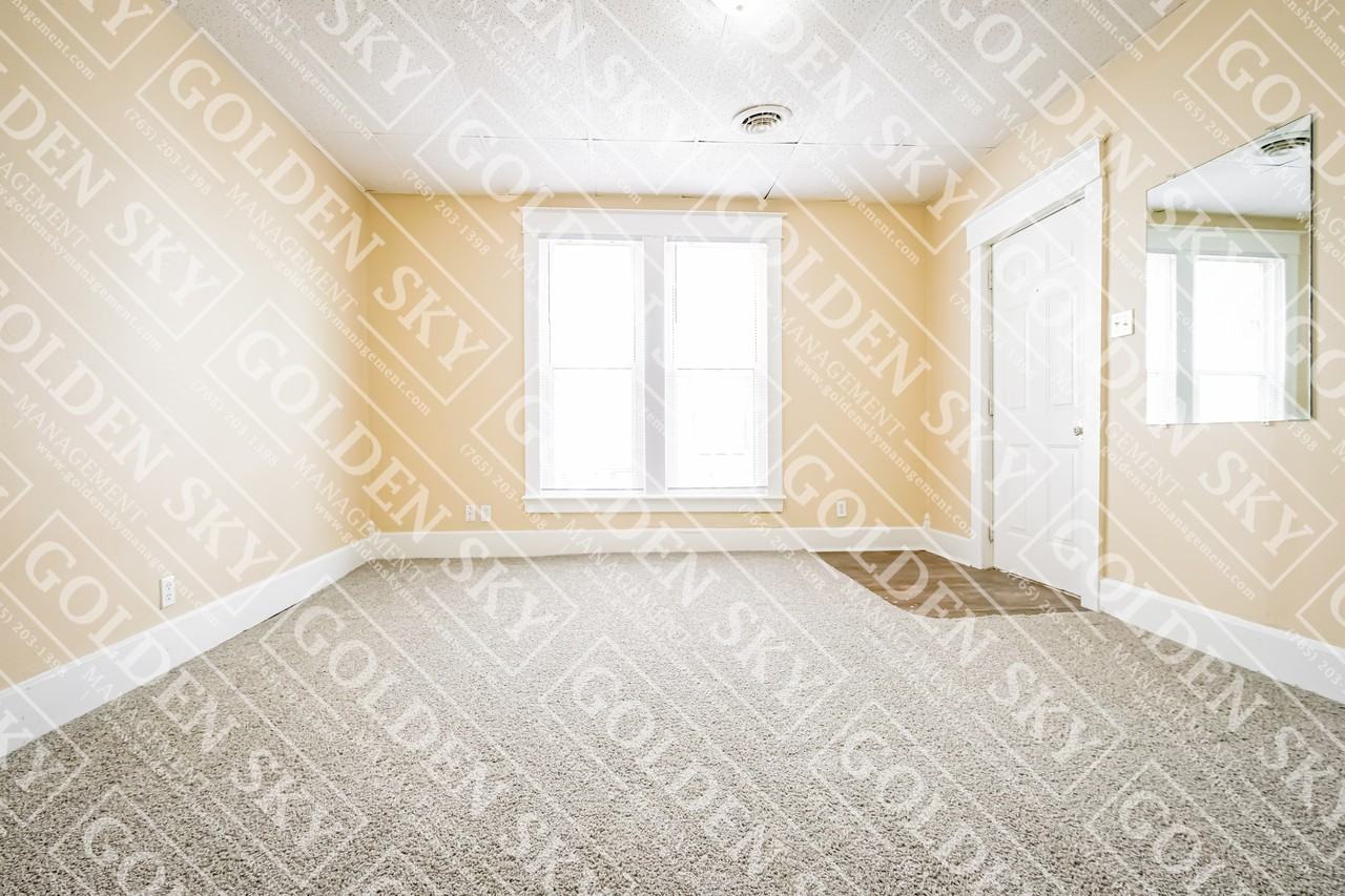 907 S Beacon St #1 - Photo 2 of 10