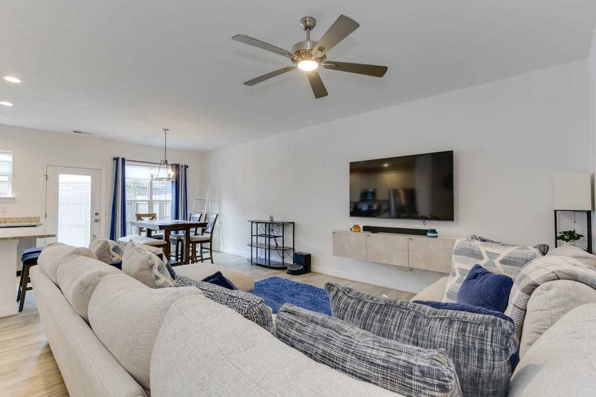 2416 Trafton Pl #1 - Photo 7 of 34