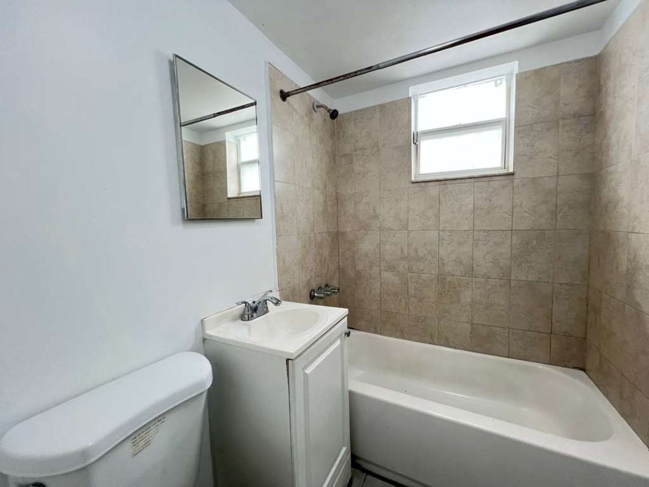 1805 Nw 2nd Ct - Photo 6 of 8