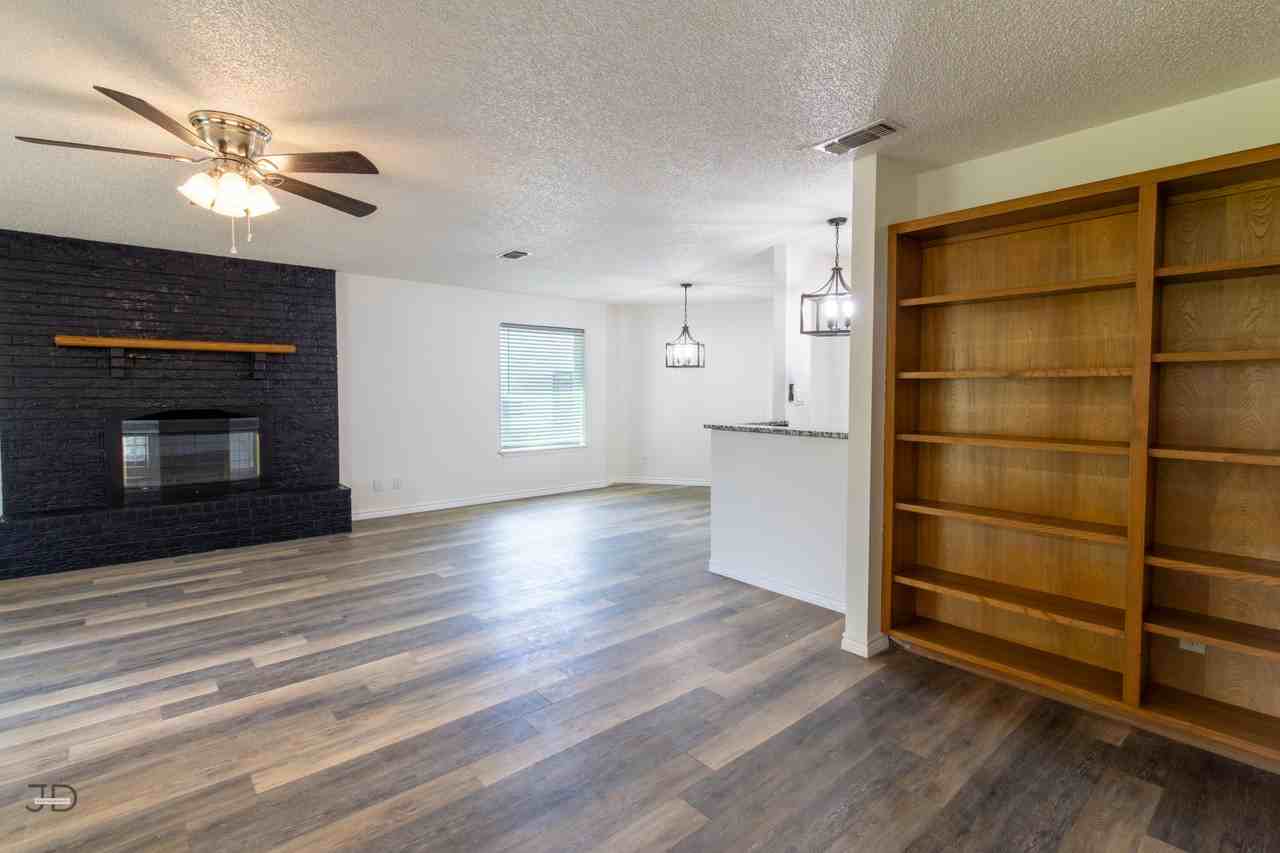 1214 Sycamore Dr #1 - Photo 5 of 30