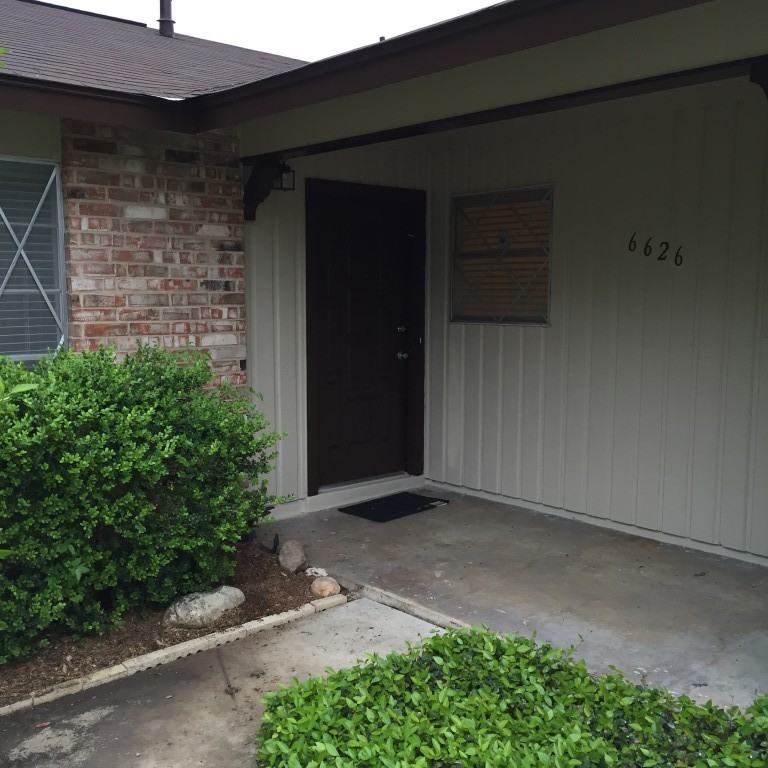 6626 Peach Tree St - Photo 3 of 45