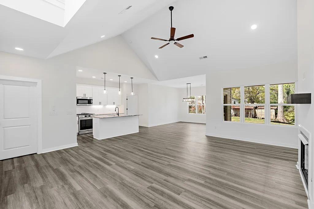 125 Wilbon Cir #1 - Photo 3 of 31