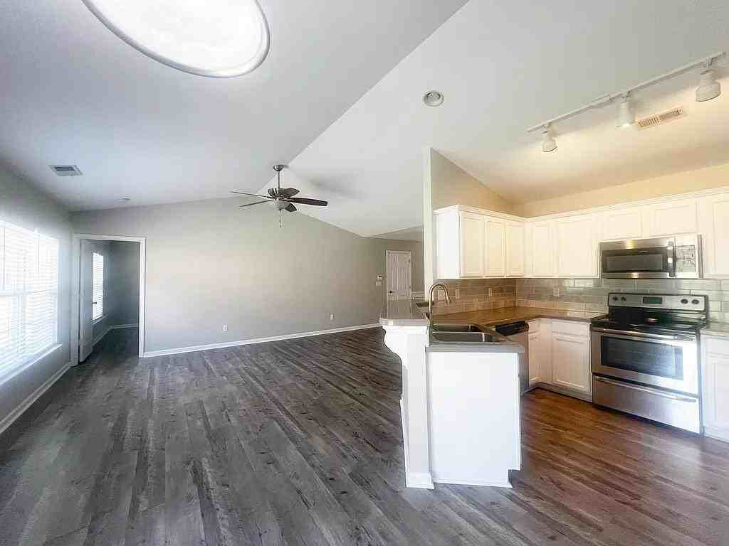 113 Garfield Ln #1 - Photo 4 of 31