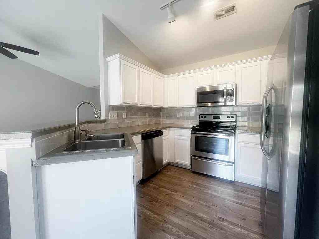 113 Garfield Ln #1 - Photo 5 of 31