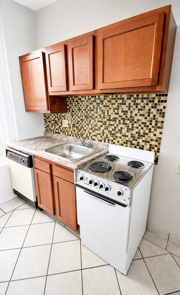 341 SOUTH HIGHLAND AVENUEAPT 5 #5 - Photo 5 of 8