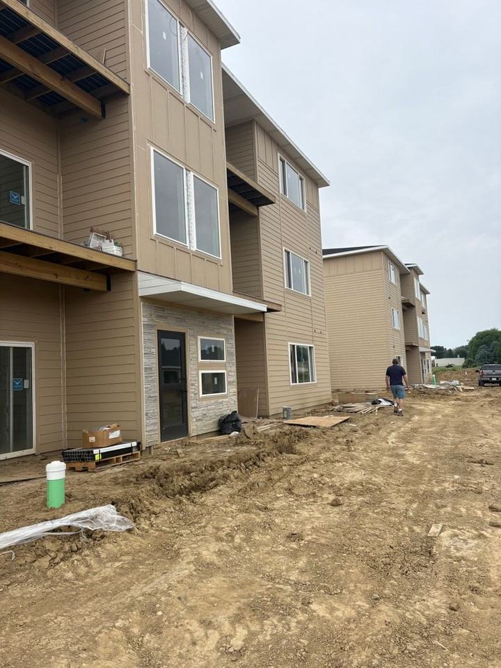 Salem Ridge Apartments - Photo 2 of 19