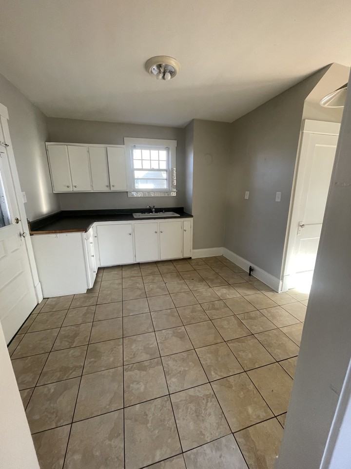 3520 Lasalle Ave #1 - Photo 2 of 10