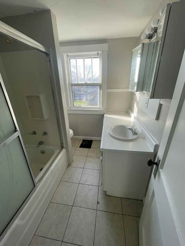 3520 Lasalle Ave #1 - Photo 5 of 10