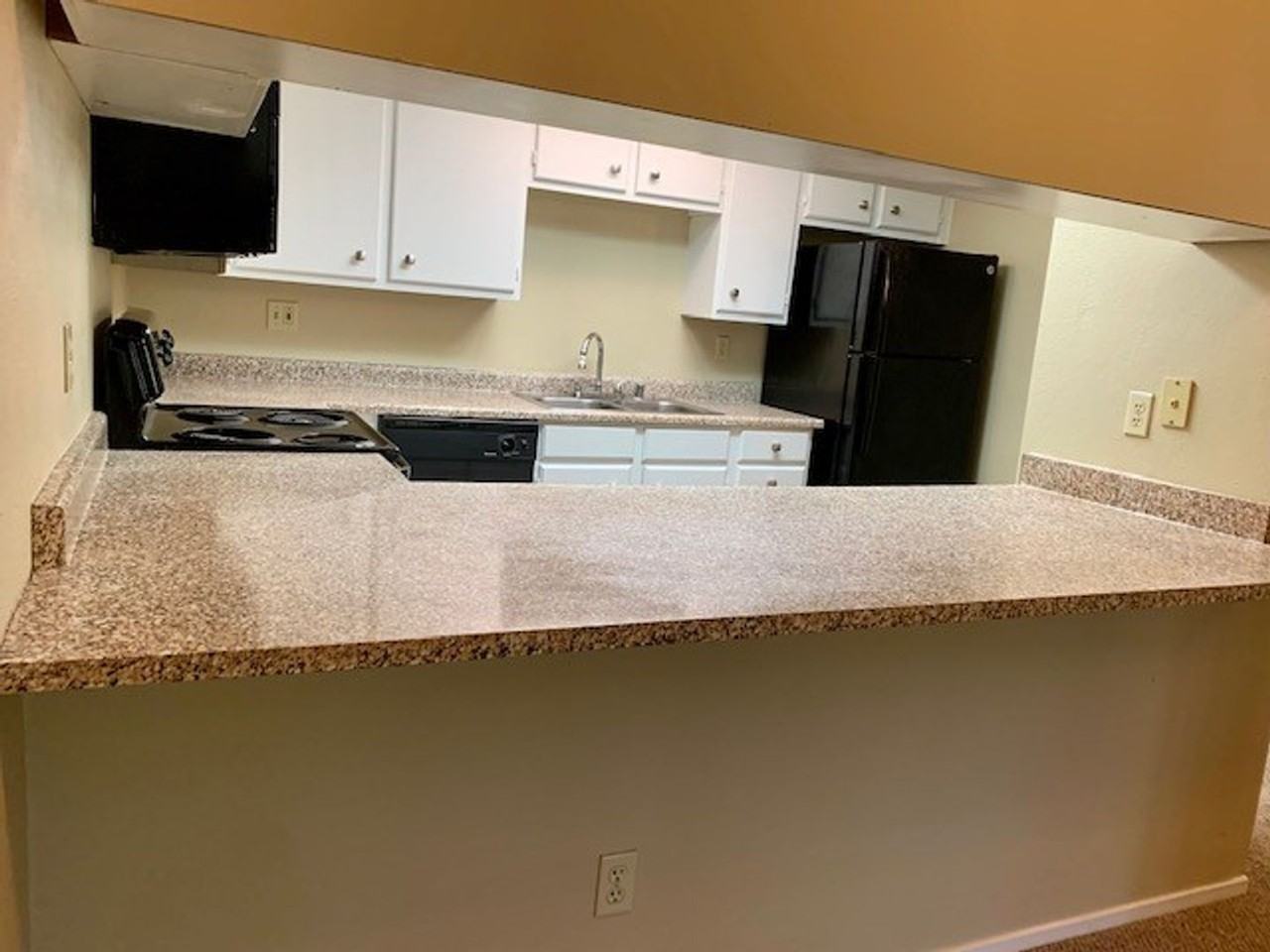 805-Oak Creek Village Apartments - Photo 4 of 27