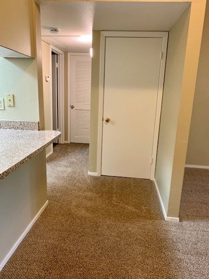 805-Oak Creek Village Apartments - Photo 5 of 27