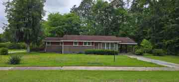 featured image of 829 Olmstead Dr