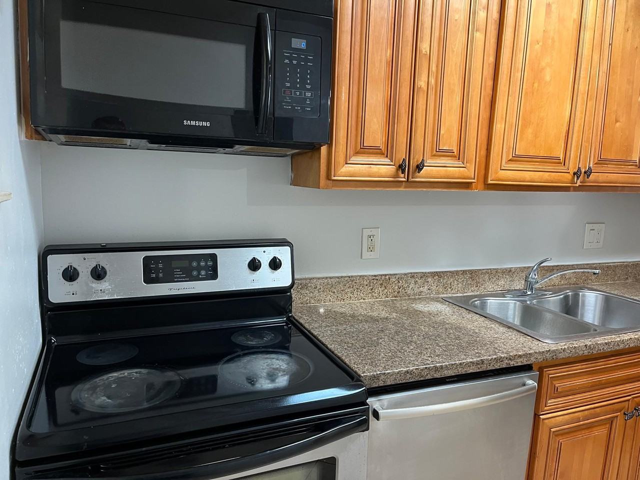 201 Nw 177th St #206 - Photo 5 of 10