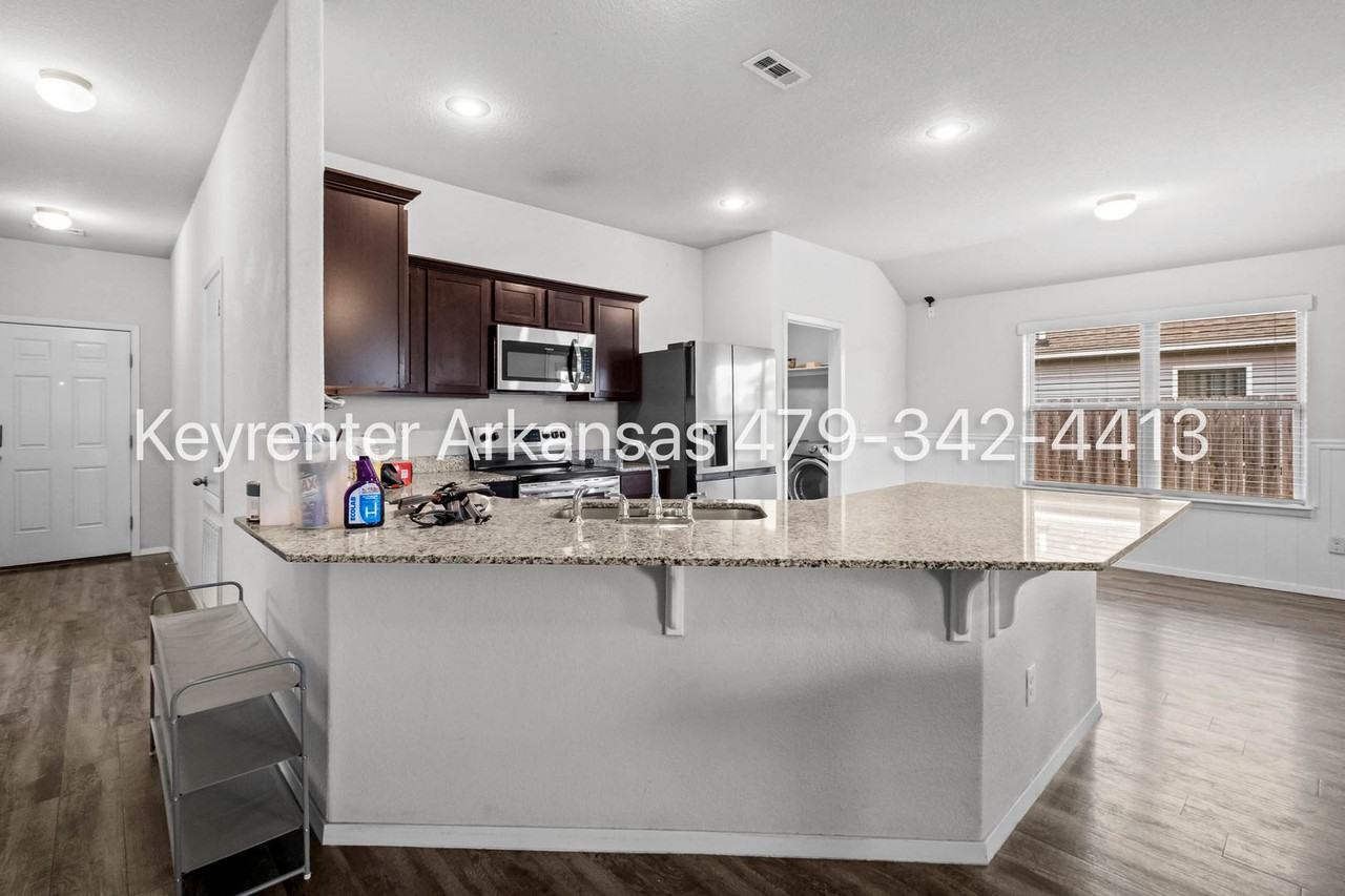 1600 Edinburgh Dr - Photo 7 of 30