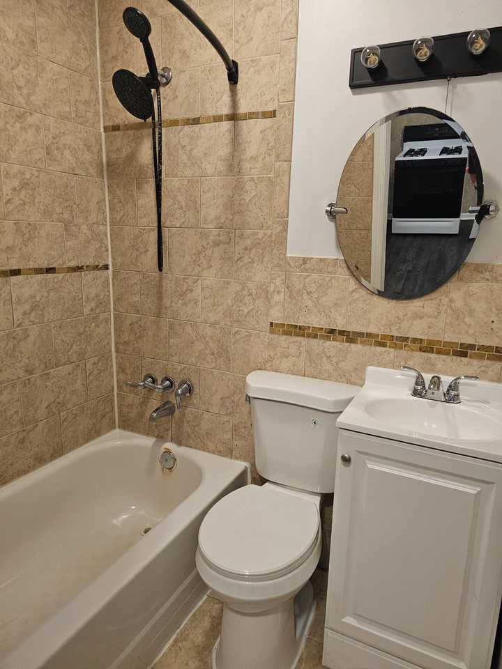 31 Parker Ave Apt 1r #1R - Photo 4 of 12