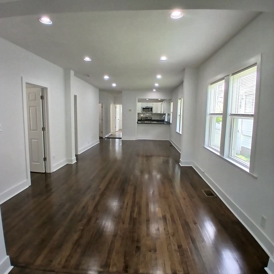 2615 N Newcastle Ave #1 - Photo 3 of 17