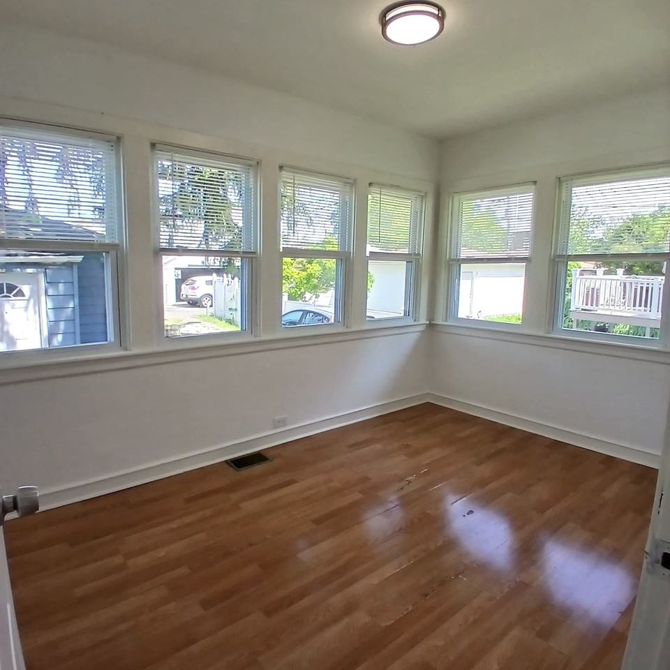 2615 N Newcastle Ave #1 - Photo 6 of 17