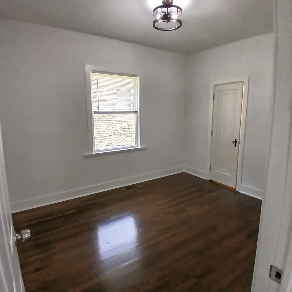 2615 N Newcastle Ave #1 - Photo 7 of 17