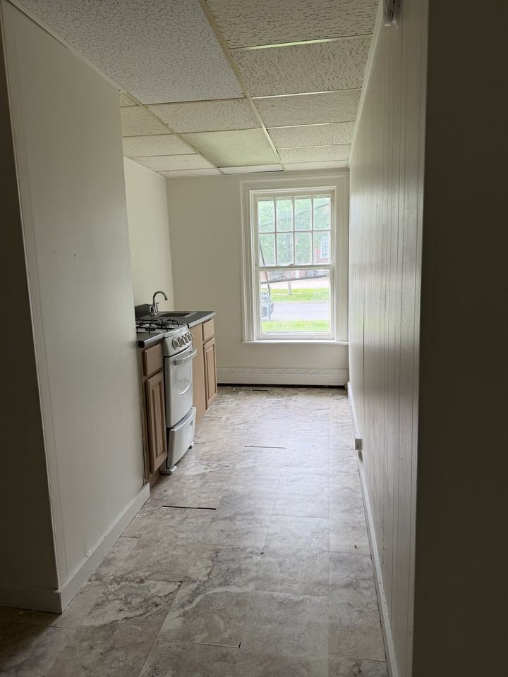 209 E 6th St #3 - Photo 2 of 7