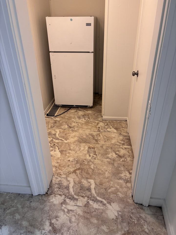 209 E 6th St #3 - Photo 6 of 7