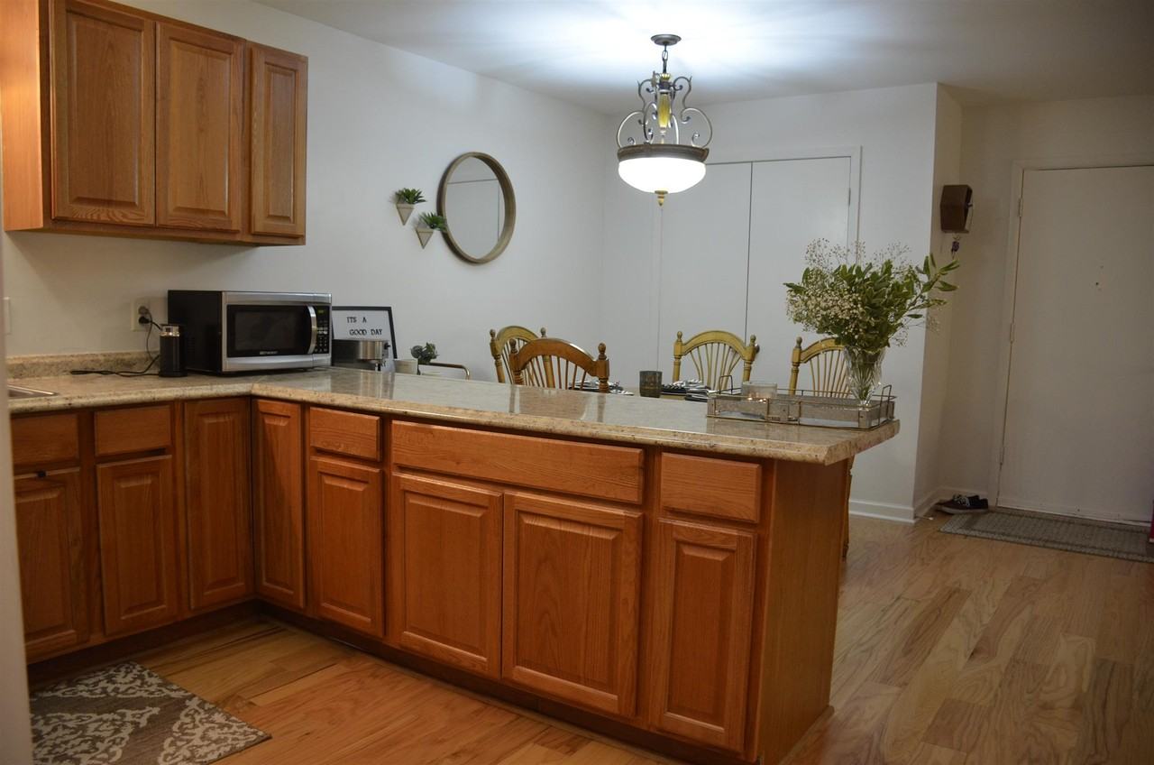 815 Ashlawn Pl #1 - Photo 2 of 20