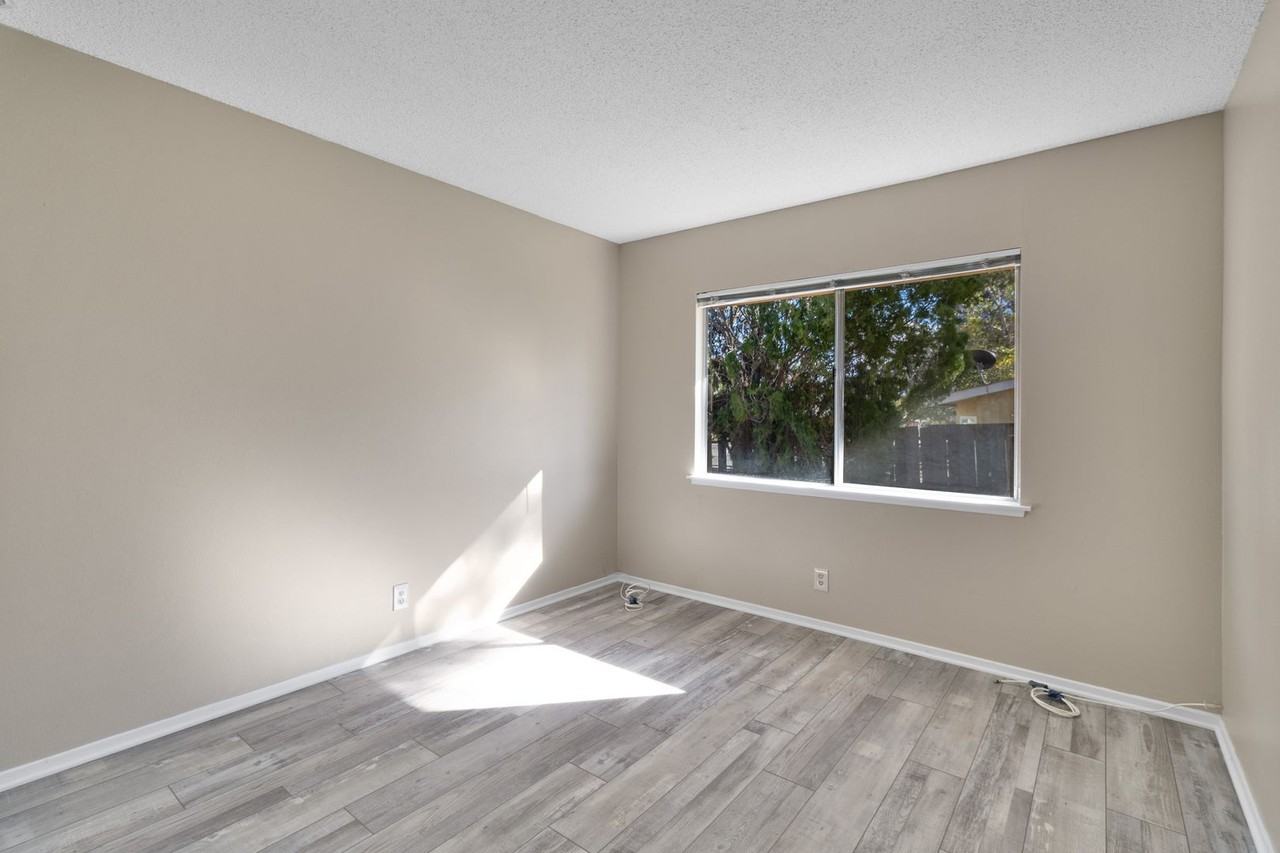 14236 Oxford Pl - Photo 6 of 15