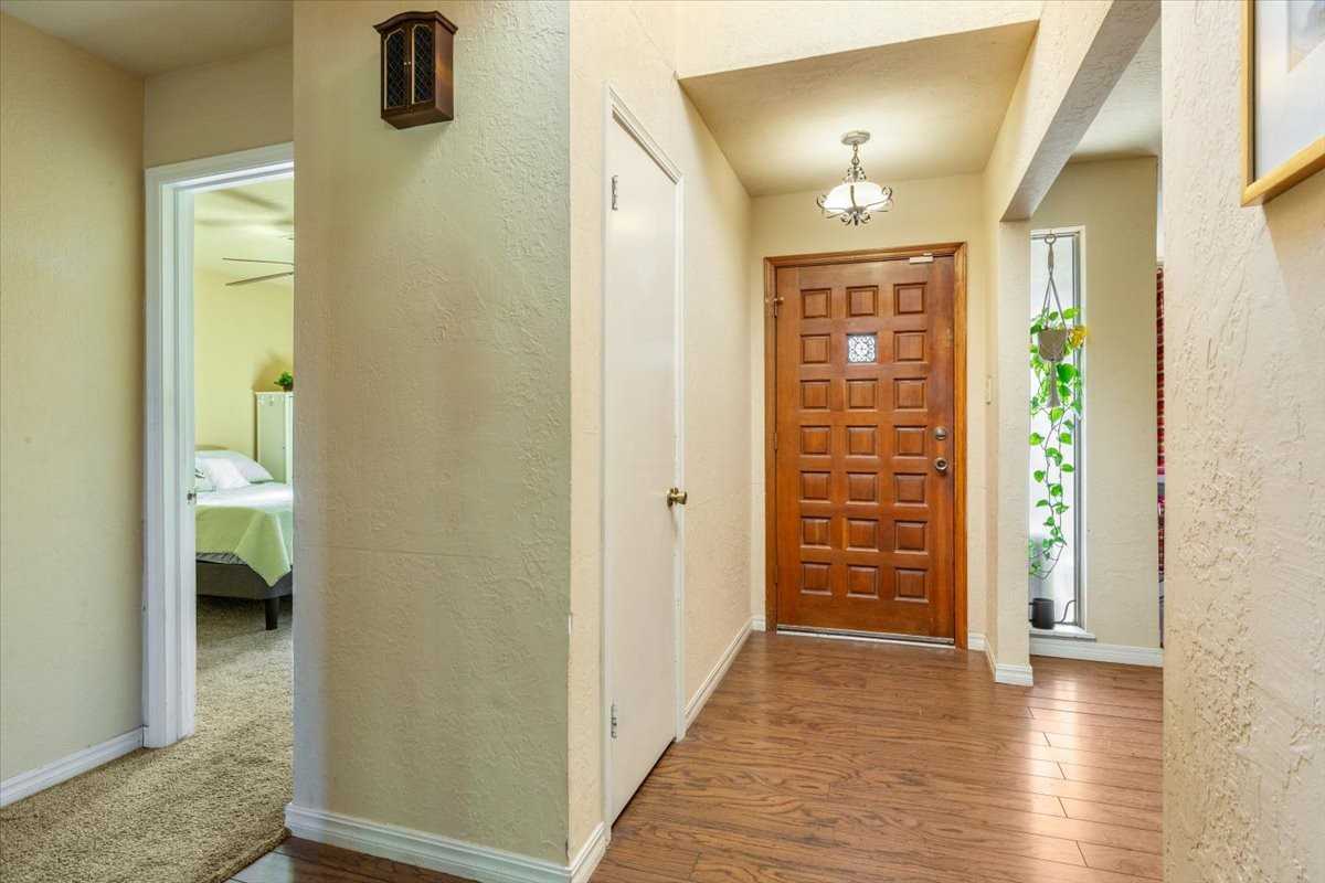 2905 Nw Templeton Ter #1 - Photo 4 of 34