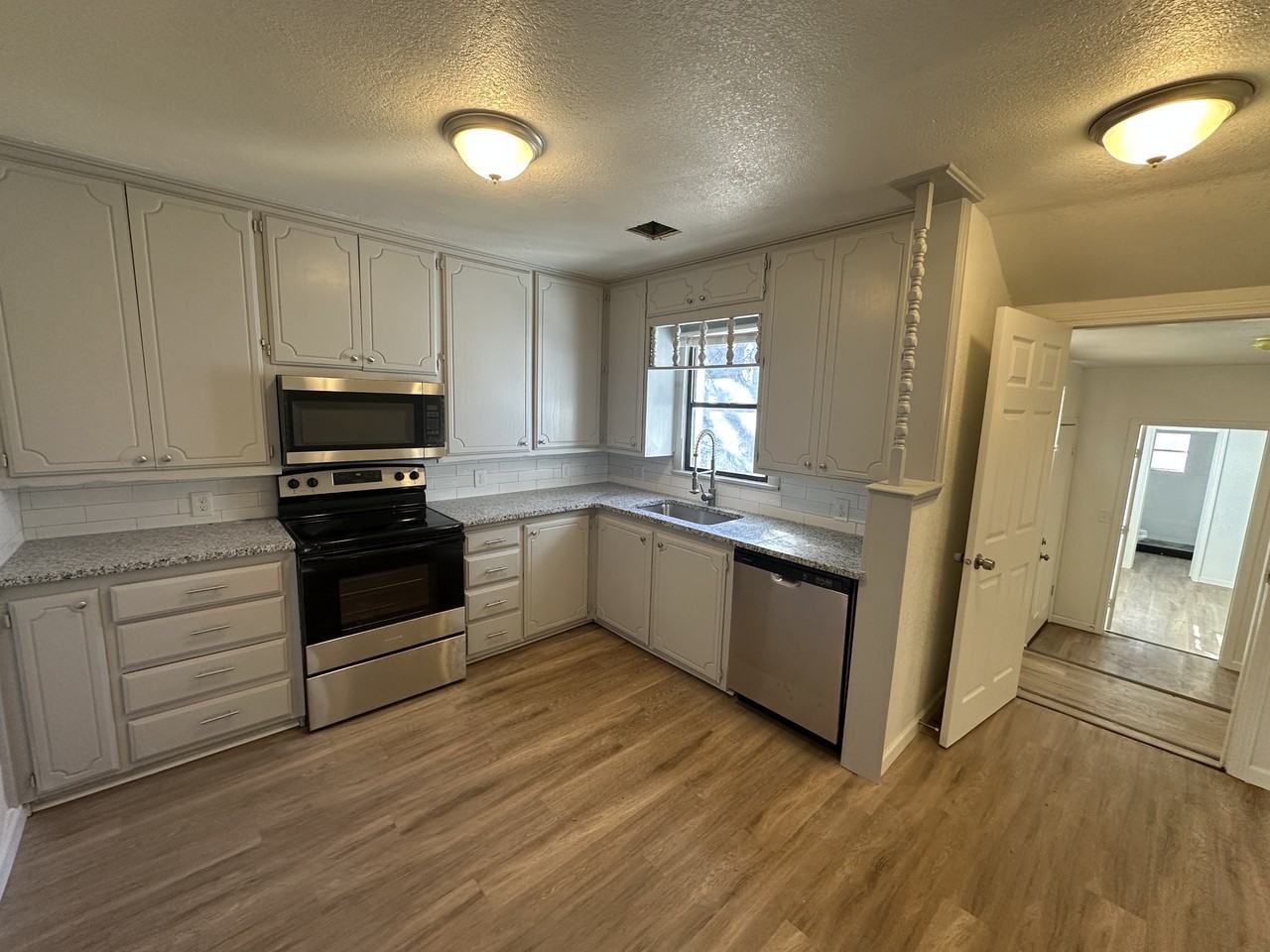 1008 S 14th St #1 - Photo 6 of 10