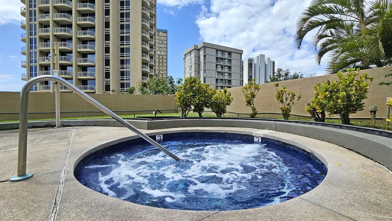 2101 Nuuanu Ave - Photo 4 of 49
