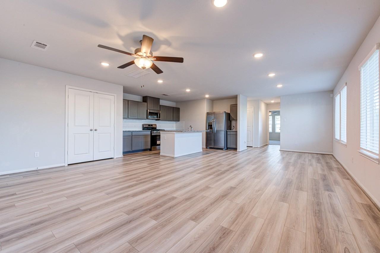 18831 Glenwood Chase Ct #1 - Photo 2 of 18