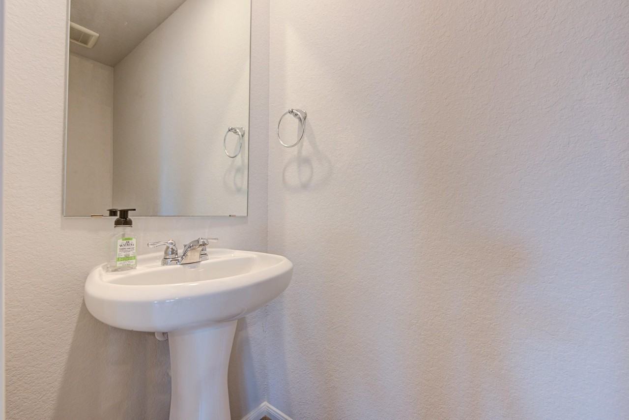 18831 Glenwood Chase Ct #1 - Photo 5 of 18