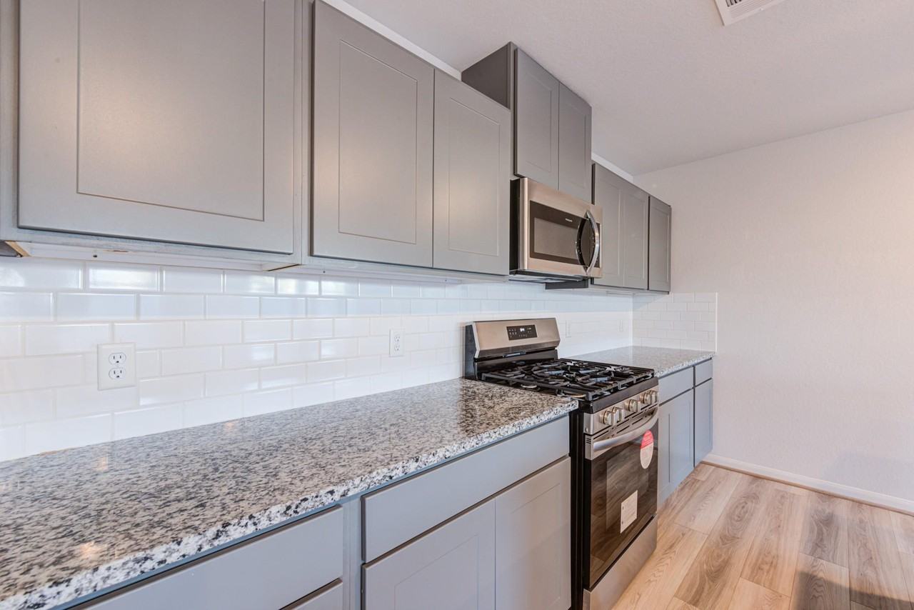 18831 Glenwood Chase Ct #1 - Photo 6 of 18