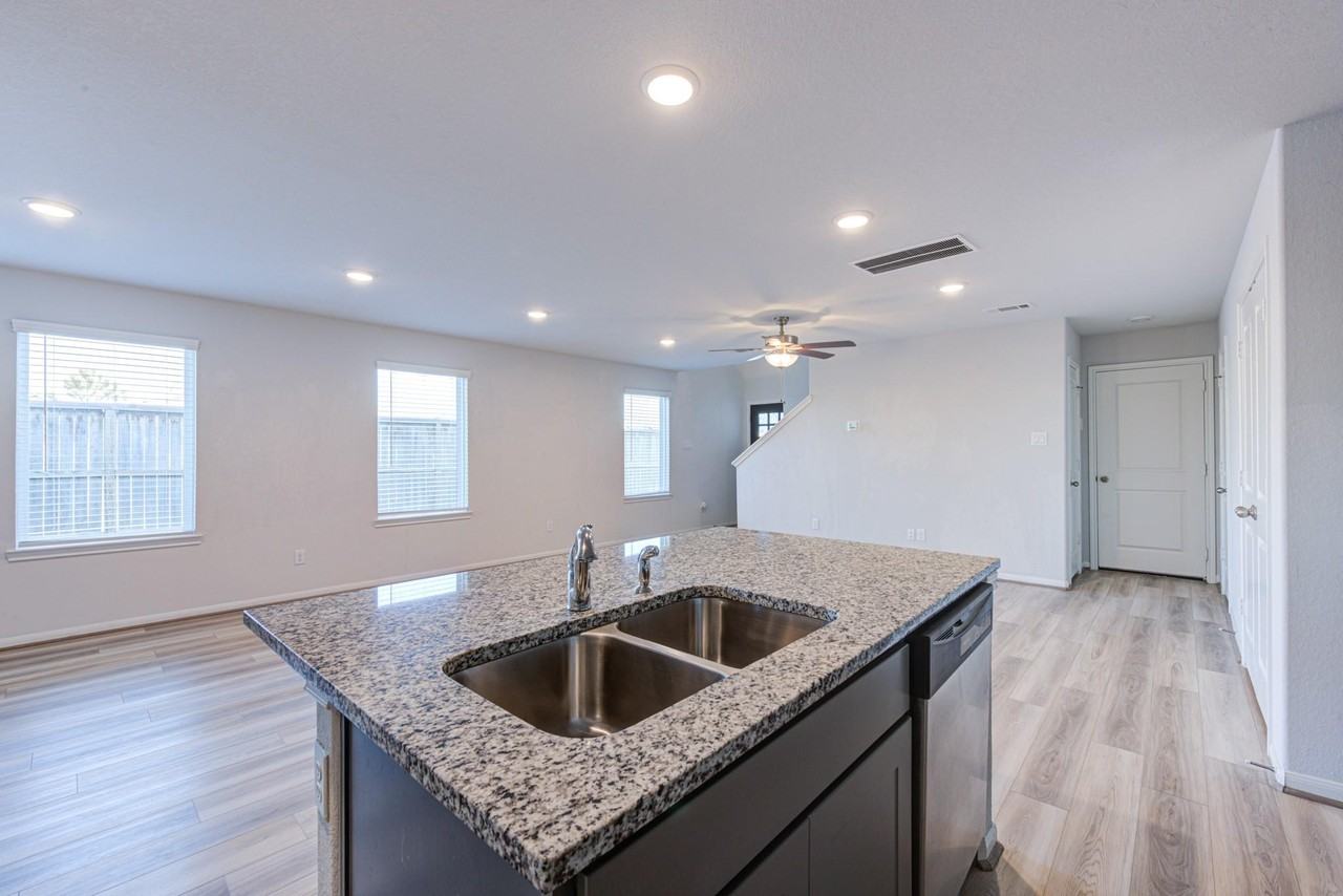 18831 Glenwood Chase Ct #1 - Photo 7 of 18
